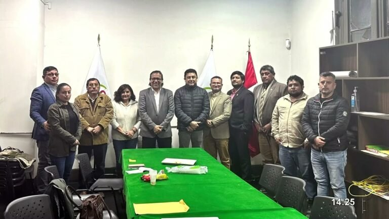 ¿Nueva alianza?: Juntos por el Perú se reúne con partido de Guillermo Bermejo