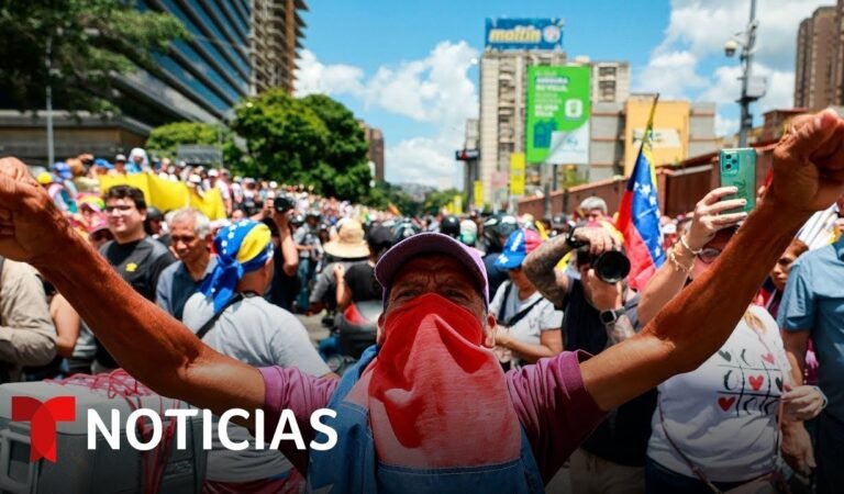 Miles de personas exigen en Venezuela que Nicolás Maduro admita su derrota | Noticias Telemundo