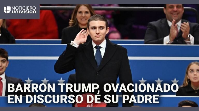 Ovacionan a Barron Trump cuando su padre reconoce el aporte de sus ideas a la campaña presidencial