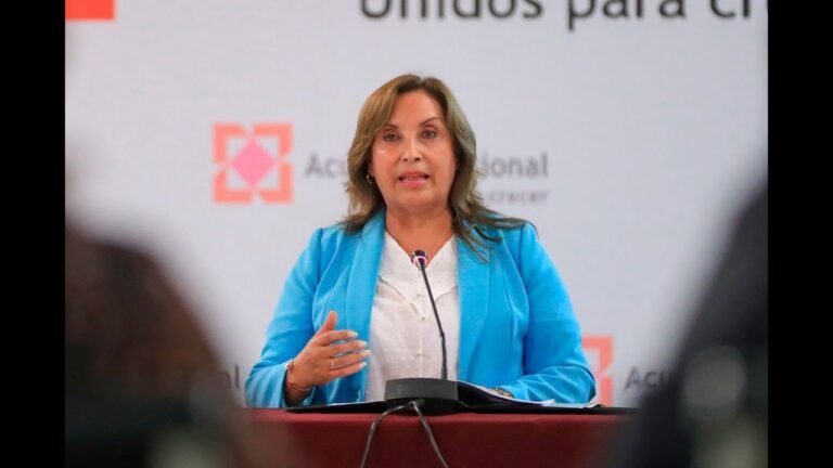 Dina Boluarte: "el próximo presidente debe venir con las uñas cortadas"